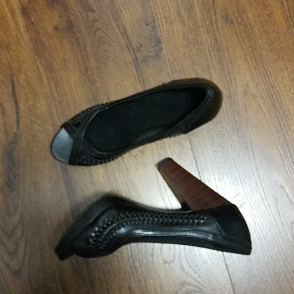 Audry Brooke, American Eagle high heels.